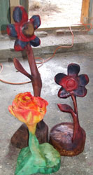 Blumengruppe aus Holz
